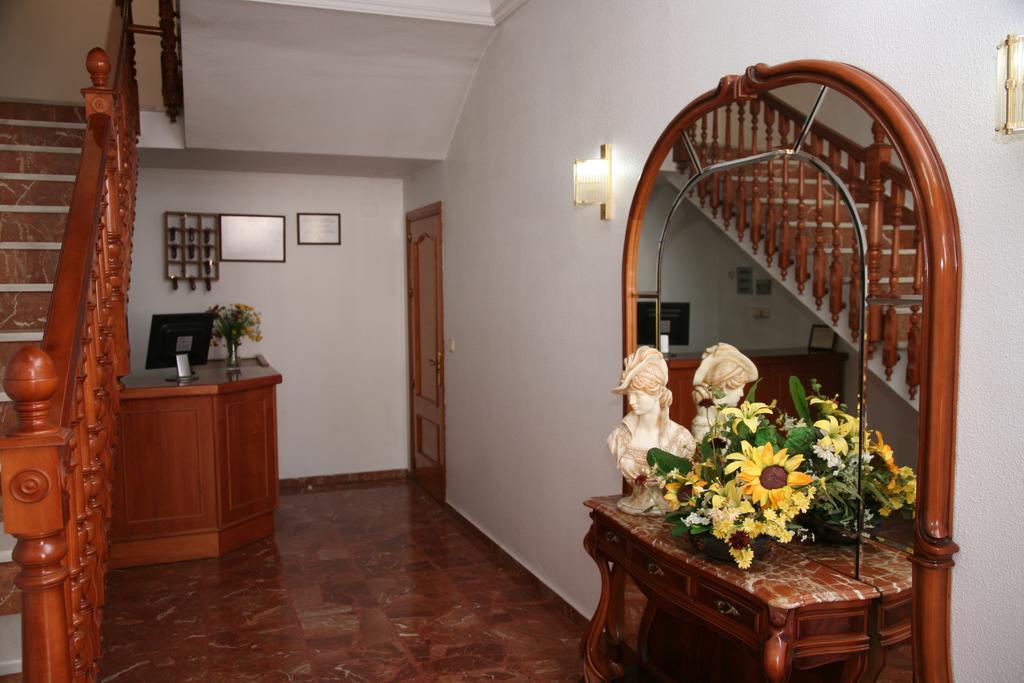 Hostal Santa Barbara Socuéllamos Extérieur photo