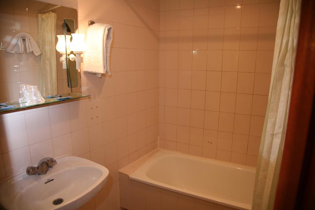 Hostal Santa Barbara Socuéllamos Extérieur photo